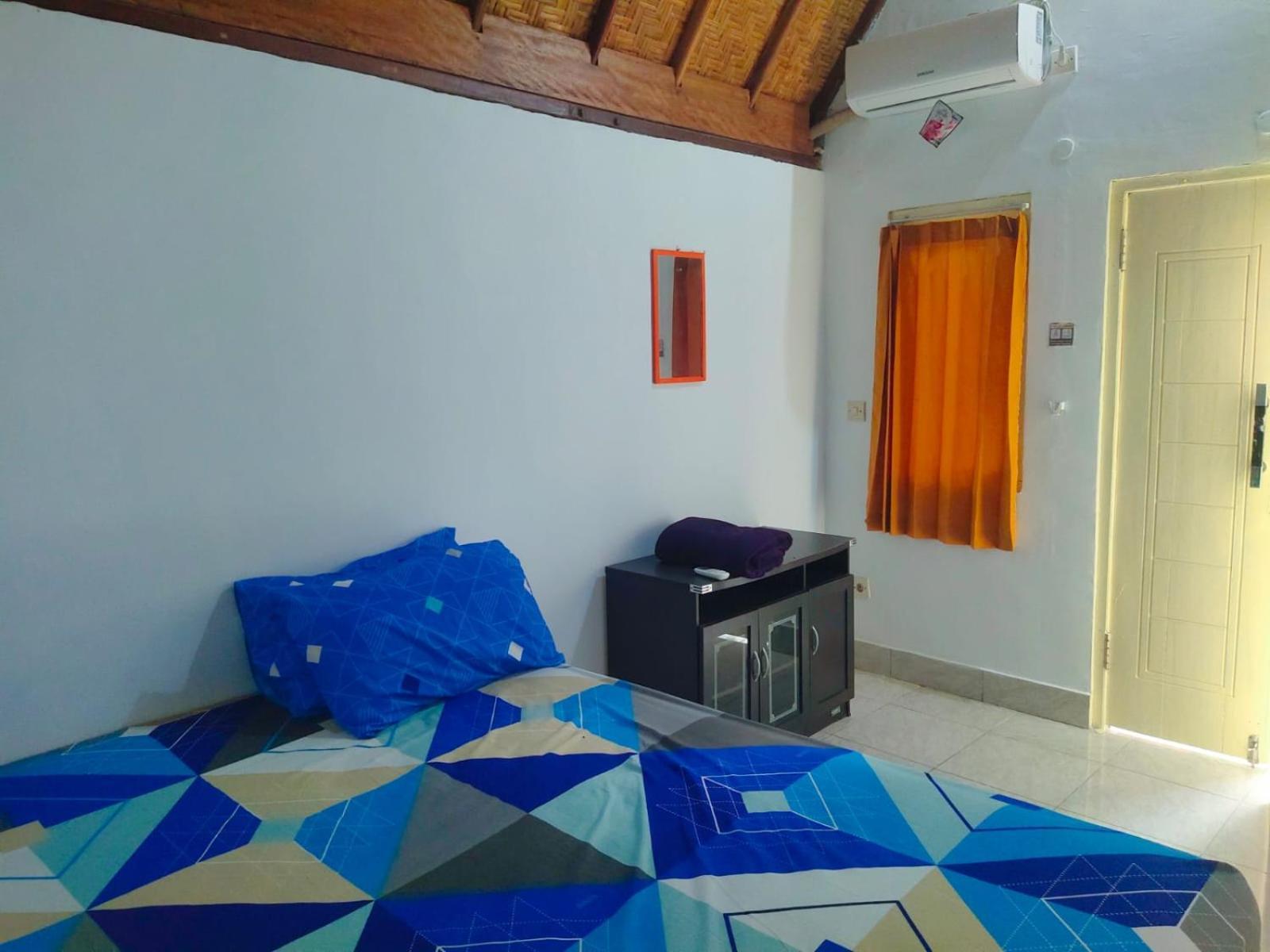 Putri Nyale Bungalow Kuta  Exterior foto