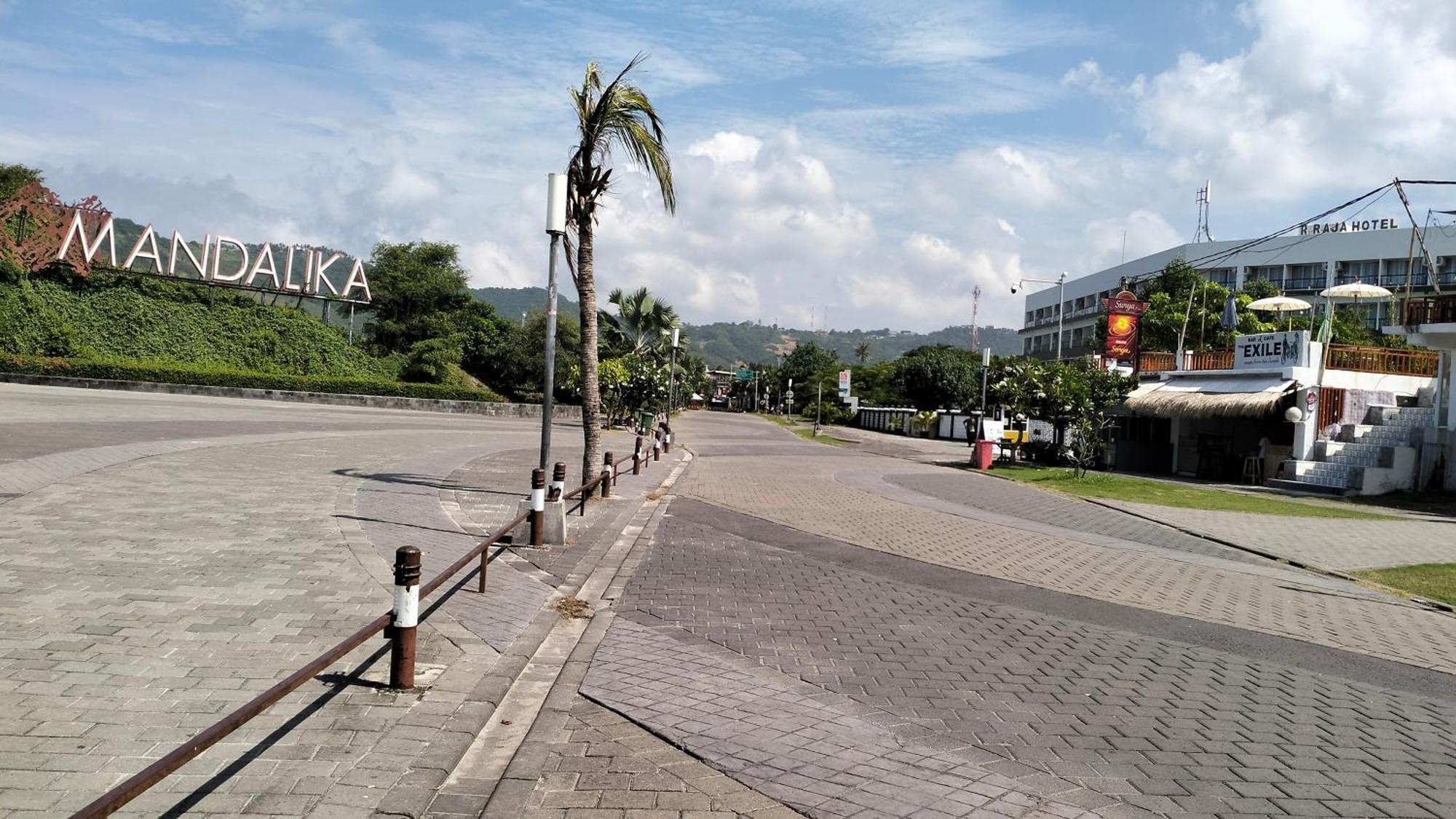 Putri Nyale Bungalow Kuta  Exterior foto