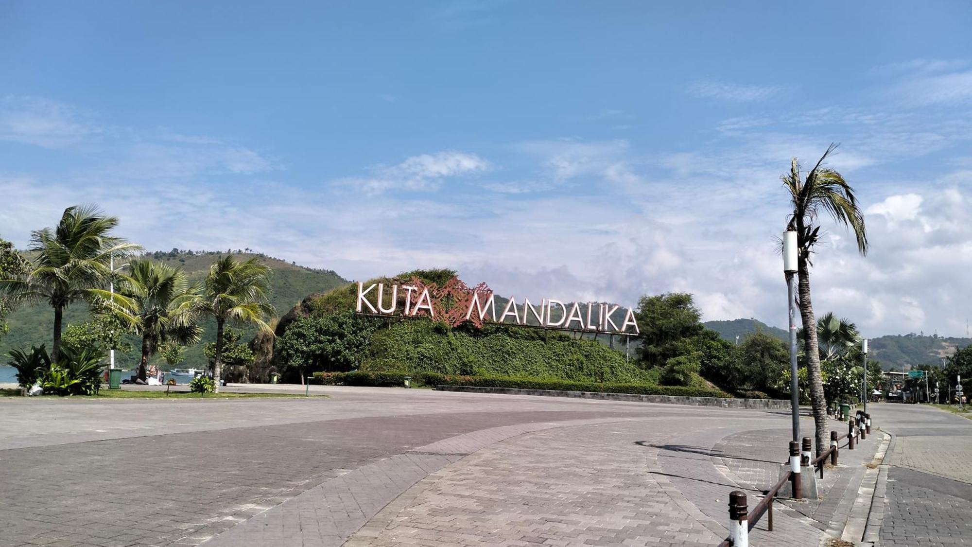 Putri Nyale Bungalow Kuta  Exterior foto