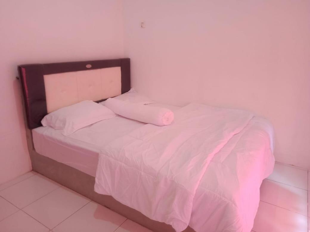 Putri Nyale Bungalow Kuta  Exterior foto